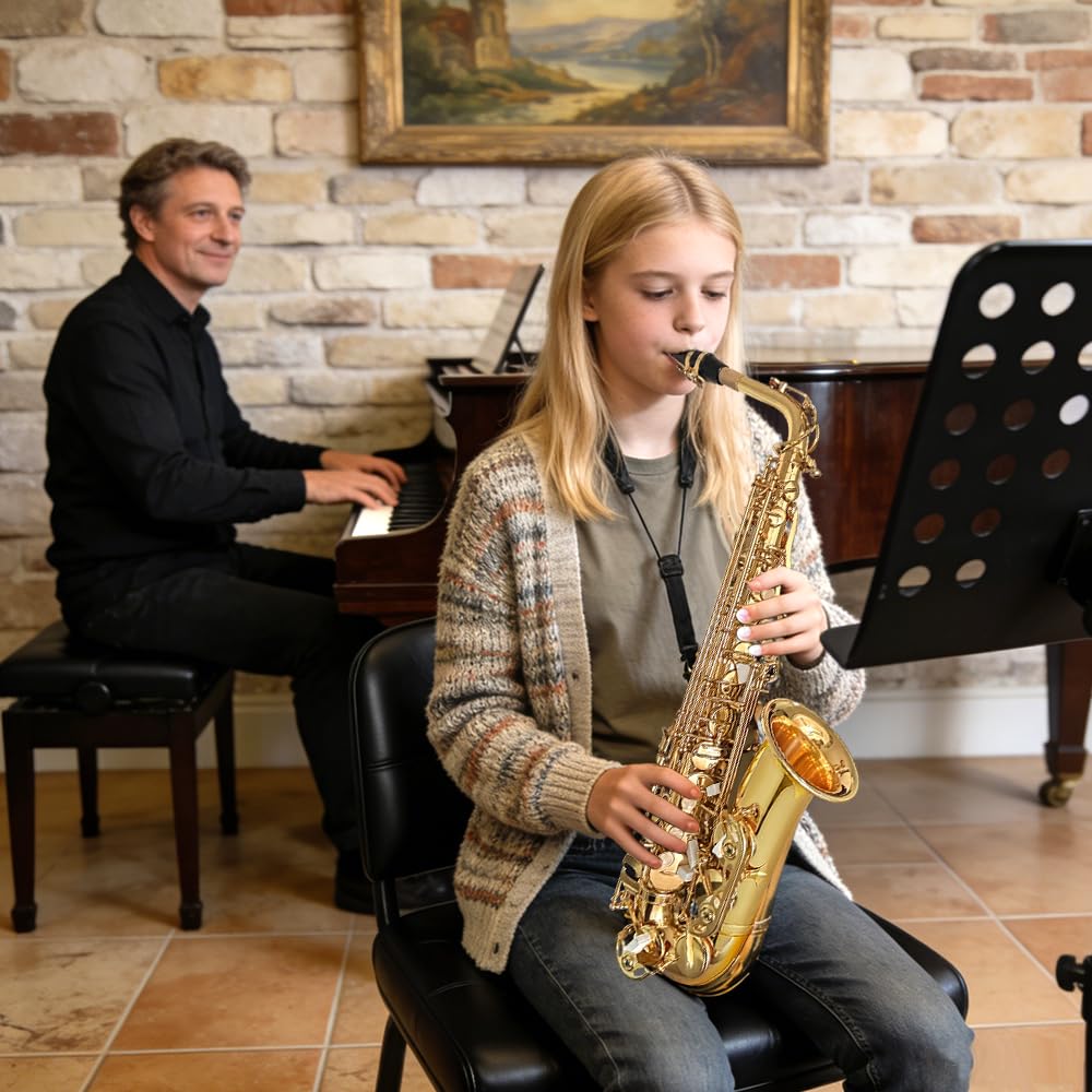 Alto Saxophone with Case & 10 Reeds V200083